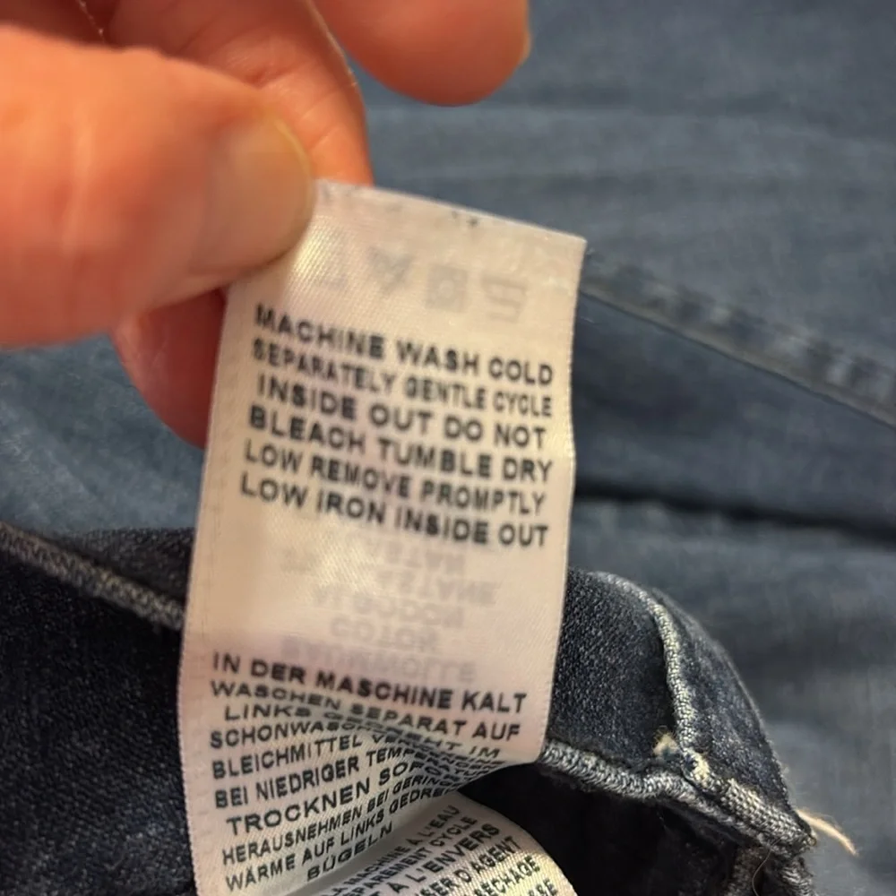 Men’s True Religion Ricky Relaxed Straight Jeans. 32” inseam;35” waist